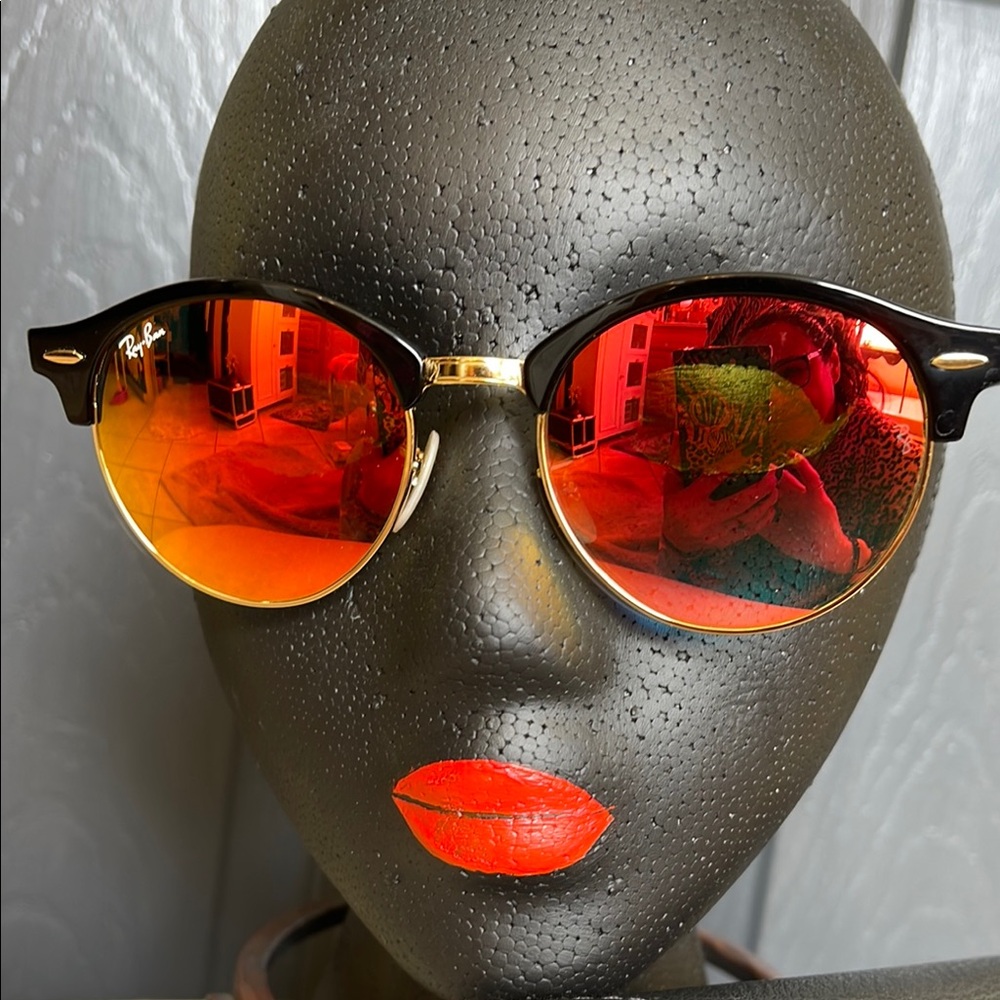 Ray-Ban Black and Red Sunglasses with Bold Design - Picture 4 of 7